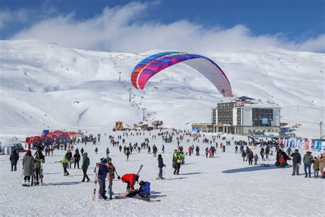 Hakkari’de kar festivali coşkusus